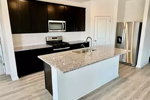 128 Holmby Dr, Hutto, TX 78634 - Photo 2