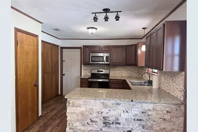 184 Affeld Lane, Smithville, TX 78957 - Photo 6