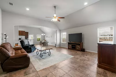 2009 Kates Cove, Manchaca, TX 78652 - Photo 4