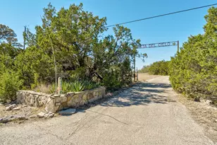 1802 Overland Stage Rd, Dripping Springs, TX 78620 - Photo 2