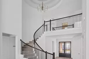 141 Cloverton Cres, Hutto, TX 78634 - Photo 2