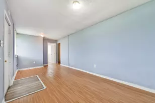 639 E Saint Charles Dr, Crosby, TX 77532 - Photo 6