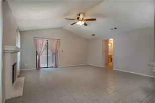 1202 Thorpe Ln, San Marcos, TX 78666 - Photo 4