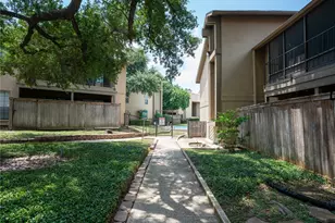 1202 Thorpe Ln, San Marcos, TX 78666 - Photo 18