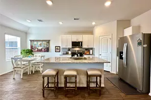 331 N Richland Dr, Lockhart, TX 78644 - Photo 2