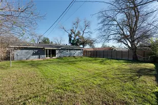 1305 Glenwood Dr, Austin, TX 78723 - Photo 22
