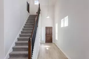 2001 Faro Dr, Austin, TX 78741 - Photo 6