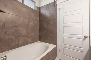 2001 Faro Dr, Austin, TX 78741 - Photo 14