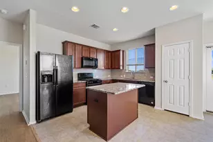 146 Russet Trl, Georgetown, TX 78628 - Photo 10
