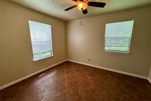 8013 Lazy Ln, Austin, TX 78757 - Photo 6