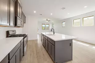 6111 Dumfries Ln, Austin, TX 78744 - Photo 12