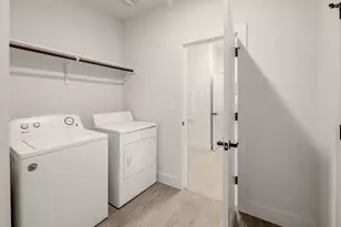 6111 Dumfries Ln, Austin, TX 78744 - Photo 18