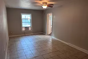 808 E 46th St, Austin, TX 78751 - Photo 14