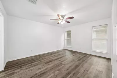10826 Lynbrook Dr Drive, Houston, TX 77042 - Photo 10