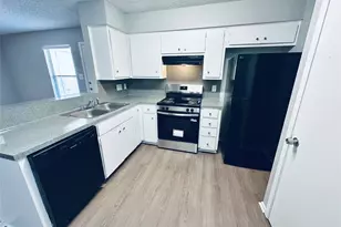 5500 Rose Hill Cir, Austin, TX 78745 - Photo 2