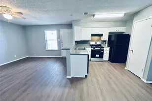 5500 Rose Hill Cir, Austin, TX 78745 - Photo 8