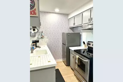 2302 E Side Drive #30, Austin, TX 78704 - Photo 2