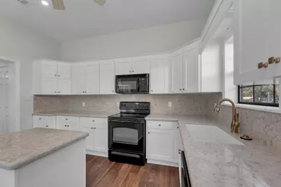 303 S Franklin Street, La Grange, TX 78945 - Photo 16