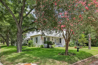 601 Garwood Street, Smithville, TX 78957 - Photo 1