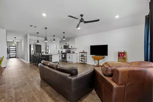 1425 London Wy, Lockhart, TX 78644 - Photo 14