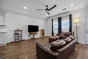 1425 London Wy, Lockhart, TX 78644 - Photo 10