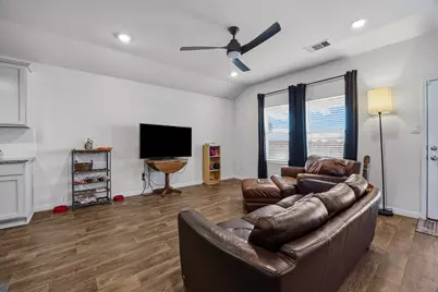 1425 London Way, Lockhart, TX 78644 - Photo 10