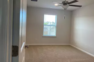 136 Grn Knl Ln, Georgetown, TX 78628 - Photo 10