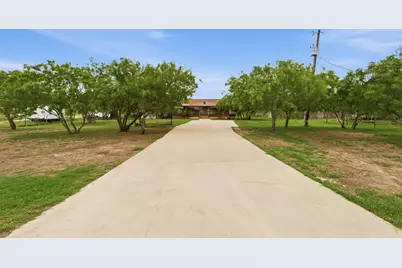 345 Morning Mist, Lockhart, TX 78644 - Photo 2