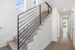 2301 E 10th St, Austin, TX 78702 - Photo 4