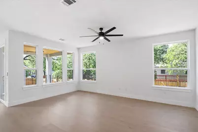 2301 E 10th Street, Austin, TX 78702 - Photo 12