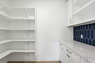 2301 E 10th St, Austin, TX 78702 - Photo 16