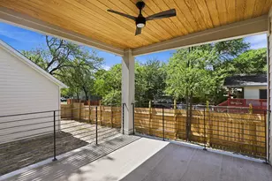2301 E 10th St, Austin, TX 78702 - Photo 36