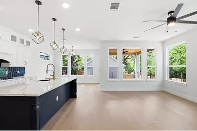 2301 E 10th Street, Austin, TX 78702 - Photo 10