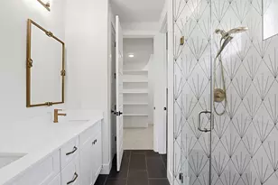 2301 E 10th St, Austin, TX 78702 - Photo 26