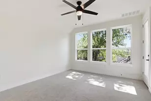 2301 E 10th St, Austin, TX 78702 - Photo 24