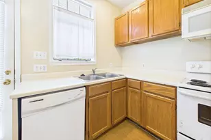 2300 Leon St, Austin, TX 78705 - Photo 6