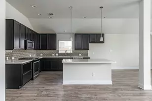 527 Bridgestone Way, Buda, TX 78610 - Photo 4