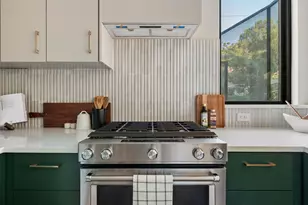 1401 E 3rd St, Austin, TX 78702 - Photo 14