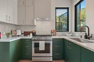 1401 E 3rd St, Austin, TX 78702 - Photo 12