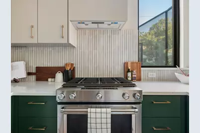 1401 E 3rd Street #2, Austin, TX 78702 - Photo 14