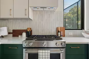 1401 E 3rd St, Austin, TX 78702 - Photo 14