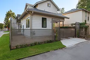 1401 E 3rd St, Austin, TX 78702 - Photo 26