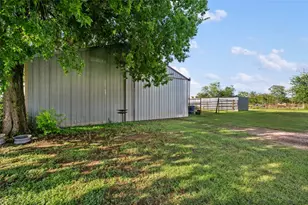 108 Whispering Pines Dr, Bastrop, TX 78602 - Photo 32