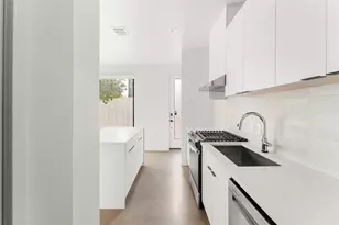 7505 Wynne Ln, Austin, TX 78745 - Photo 12