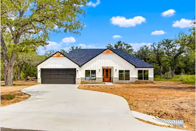 315 Post Oak Street, Gonzales, TX 78629 - Photo 2