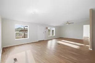 2709 Co Rd 463, Elgin, TX 78621 - Photo 18