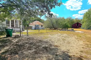 507 Sloan St, Taylor, TX 76574 - Photo 4