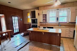 507 Sloan St, Taylor, TX 76574 - Photo 8