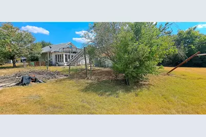 507 Sloan Street, Taylor, TX 76574 - Photo 2