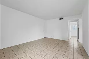 3427 Willowrun Dr, Austin, TX 78704 - Photo 2